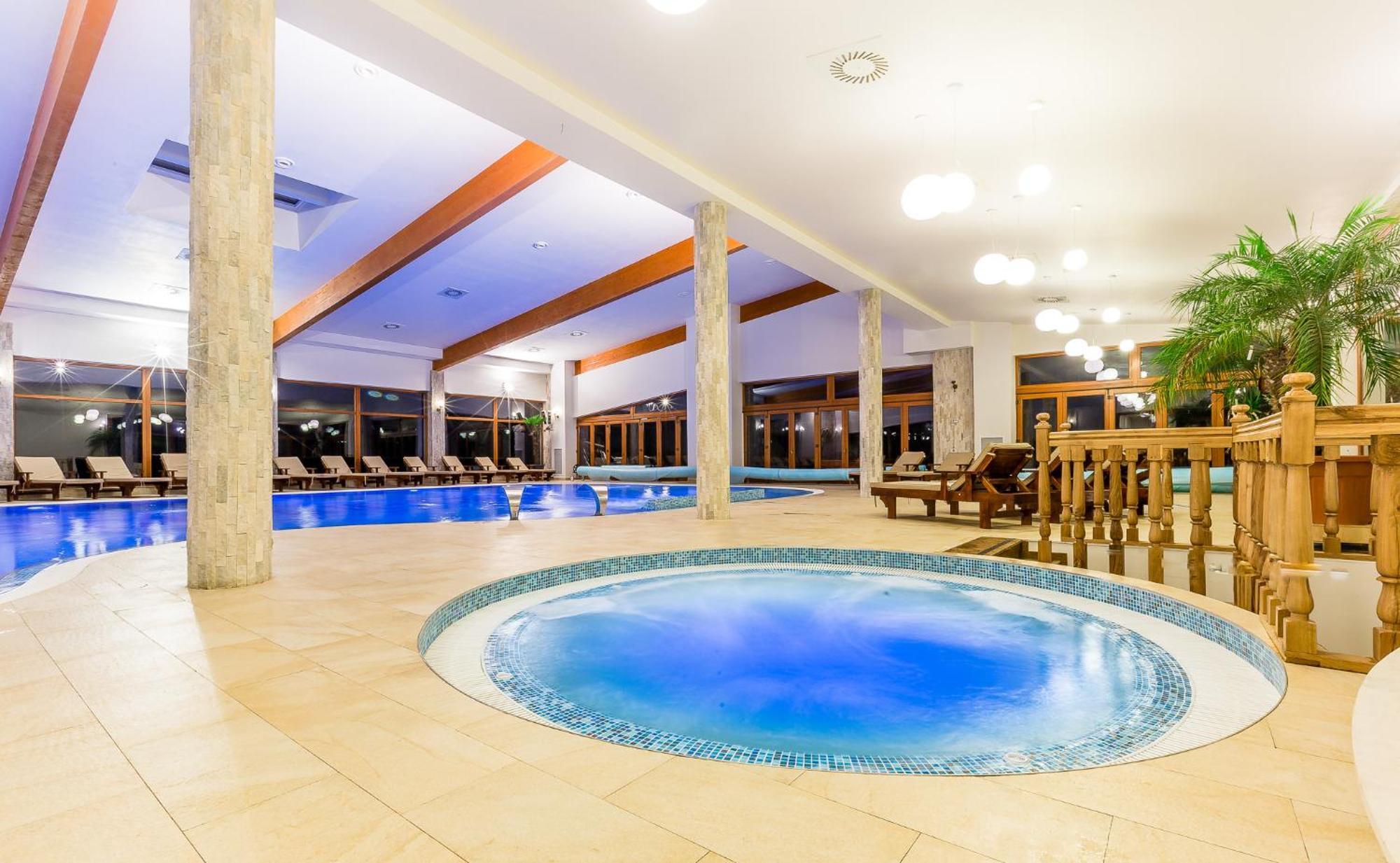Dacii Liberi Resort And Spa Petrova Buitenkant foto
