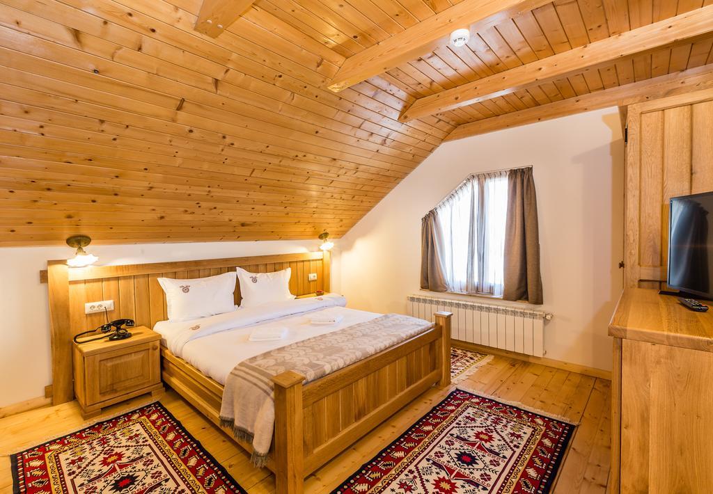 Dacii Liberi Resort And Spa Petrova Buitenkant foto