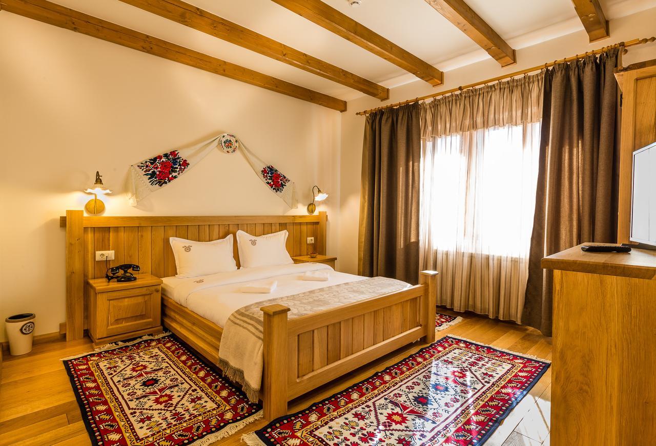 Dacii Liberi Resort And Spa Petrova Buitenkant foto